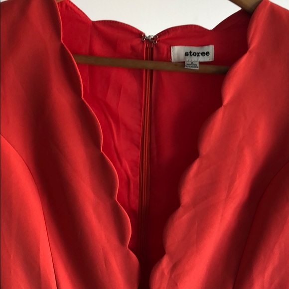 STOREE Scalloped Plunging Romper - Picture 6 of 6